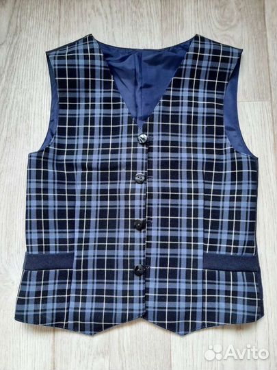 Жилетка для мальчика.р 134 размер 32-34