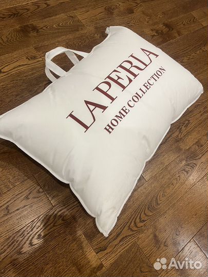 Подарочный набор полотенец, подушек и халатов