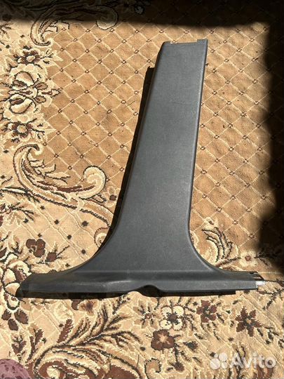 Ford Mondeo 4 накладка средней стойки низ