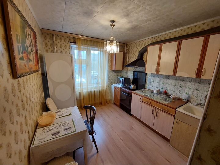 3-к. квартира, 70 м², 1/9 эт.