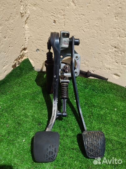 Педальный узел Mercedes-Benz w201