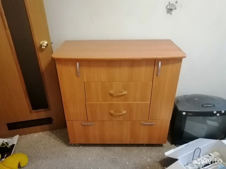Тумба с выдвижными ящиками