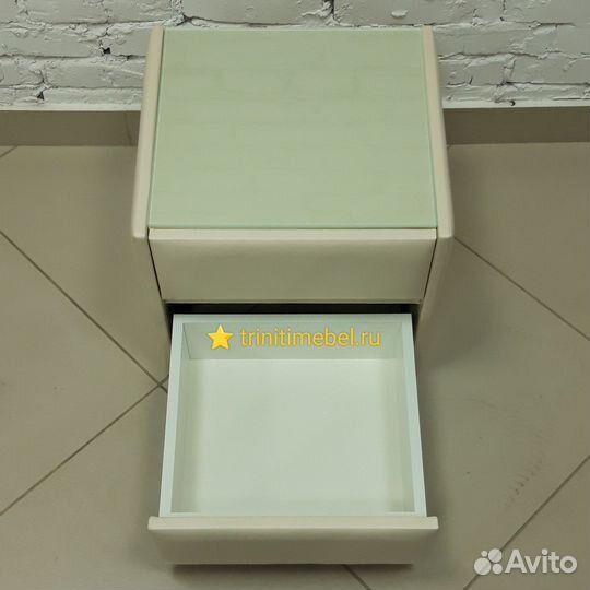 Тумба прикроватная