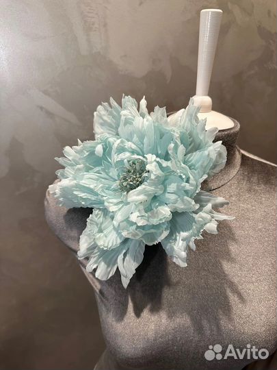 Брошь цветок из шелка