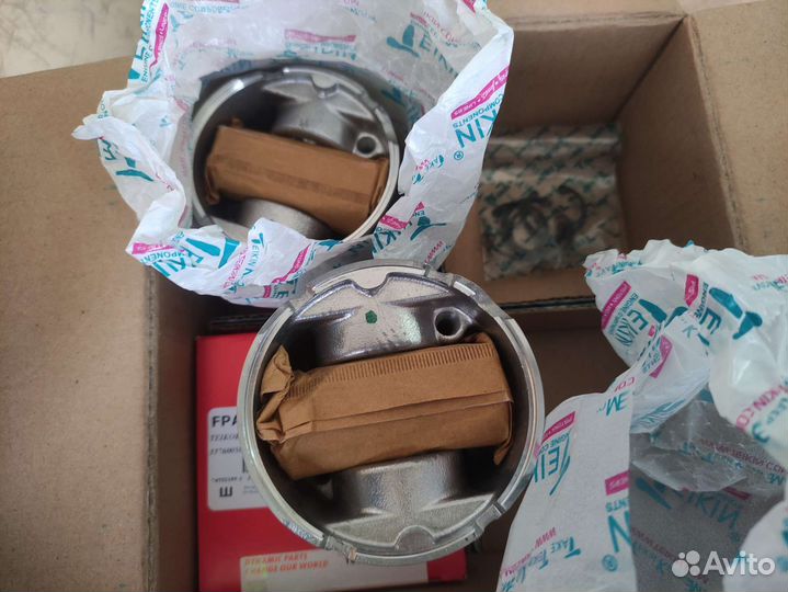 Поршни и комплект колец