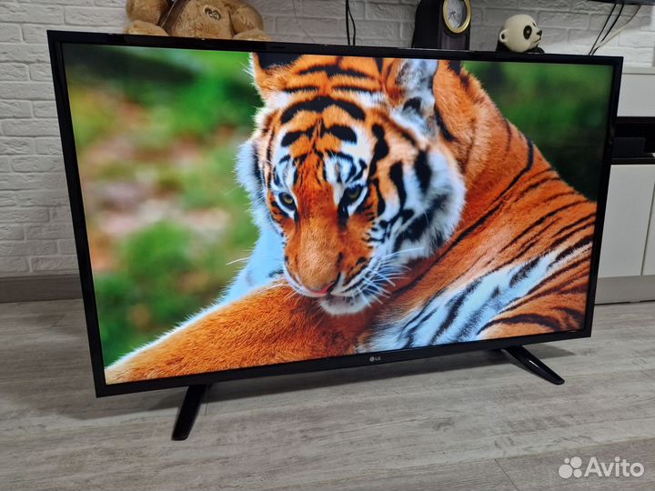 Телевизор LG43UH603V