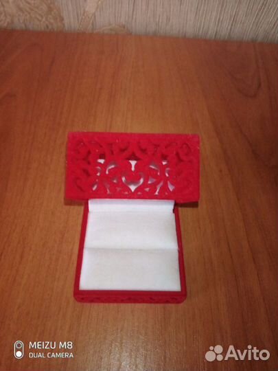 Коробка для ювелирного украшения