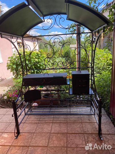 Мангал с крышей