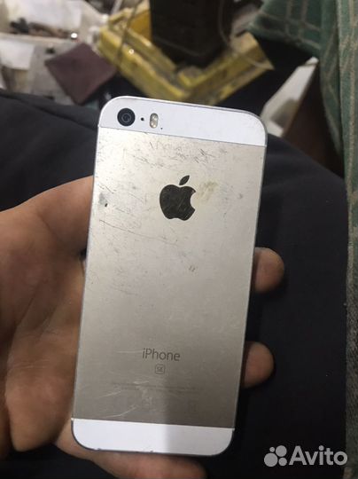 iPhone SE, 32 ГБ