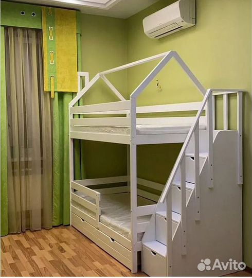 Двухъярусная детская кровать домик с лестницей ком