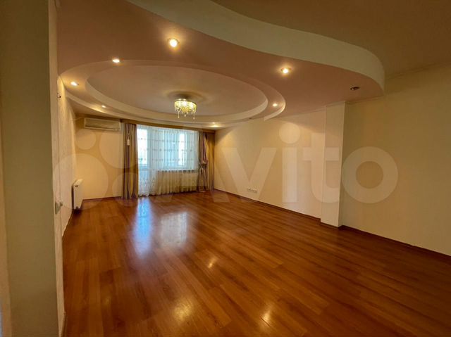 3-к. квартира, 90 м², 7/10 эт.