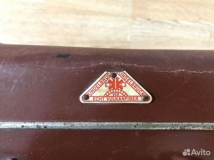 Чемодан старинный антуражный интерьерный