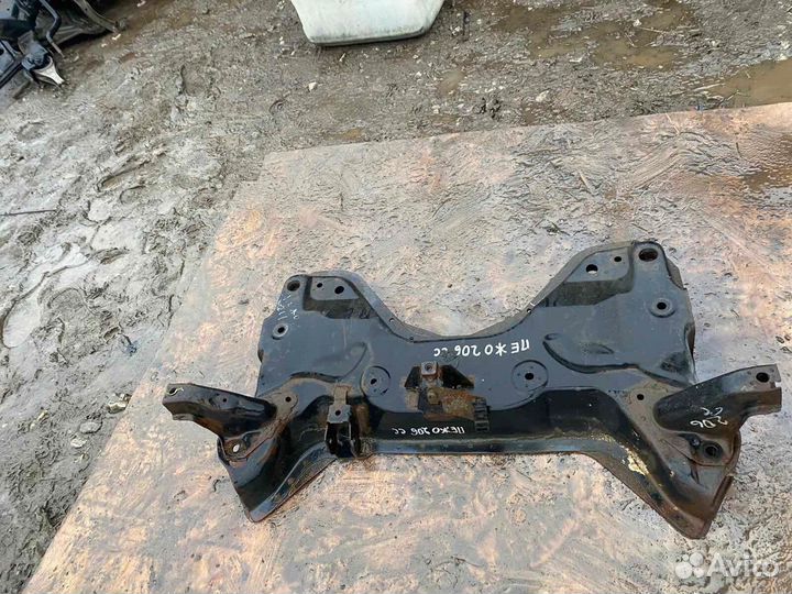 Передний подрамник Peugeot 206