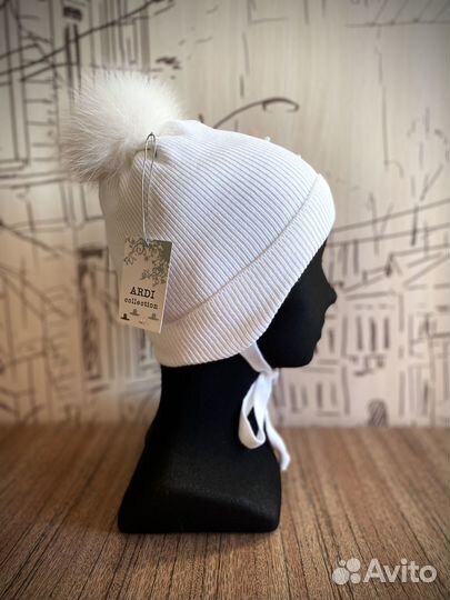 Новые зимние шапочки с натур. помпоном для девочек