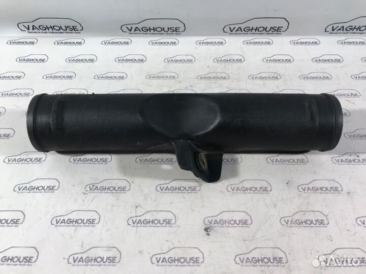 Патрубок интеркулера Volkswagen Passat B3 1.6 TDI