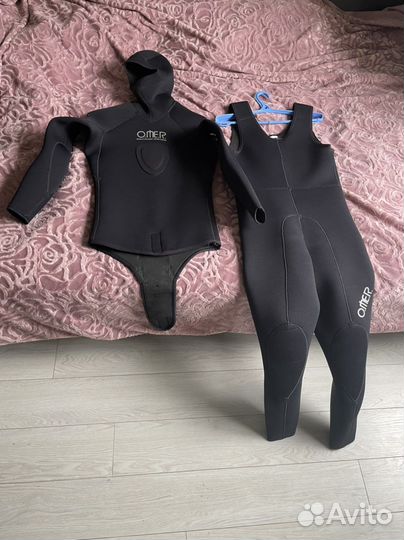 Гидрокостюм, ласты