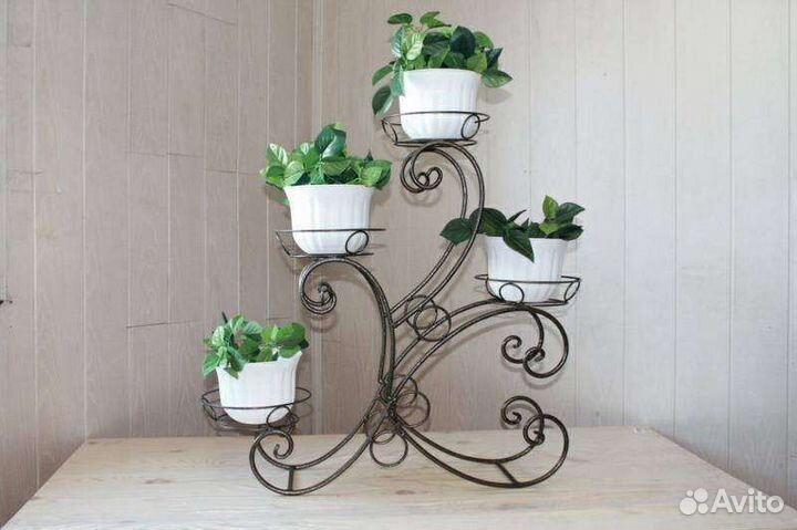 Кованная цветочница