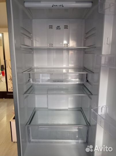 Холодильник Hotpoint Ariston