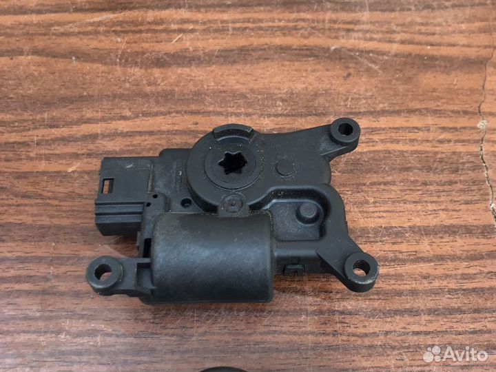 Мотор заслонки отопителя шкода октавия 3