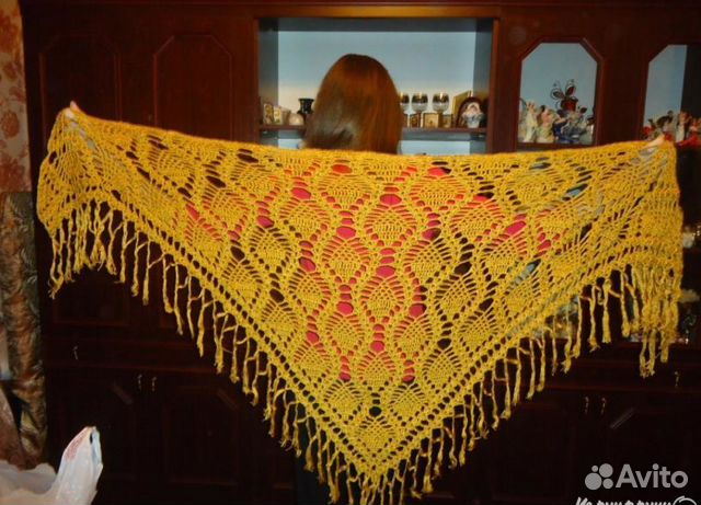 Новая вязаная шаль ручной работы