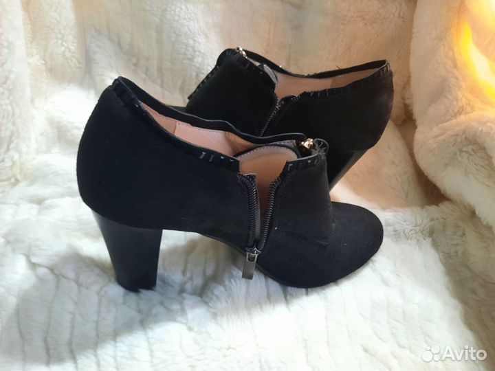 Полуботинки туфли женские на каблуке чёрные 39-40