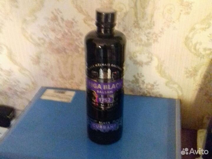 Бутылки сувенирные;сабля,меч,шампанскоеДербентское