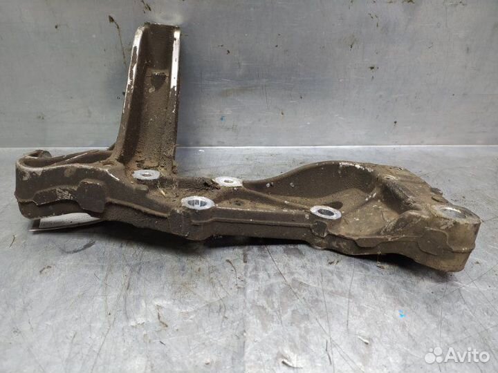 Кронштейн переднего рычага Skoda Octavia (A5 1Z)
