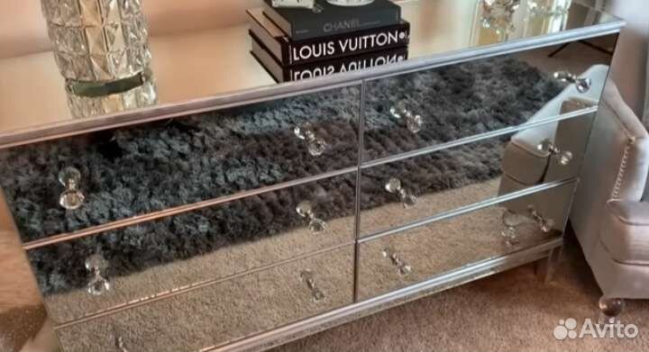 Зеркальный комод