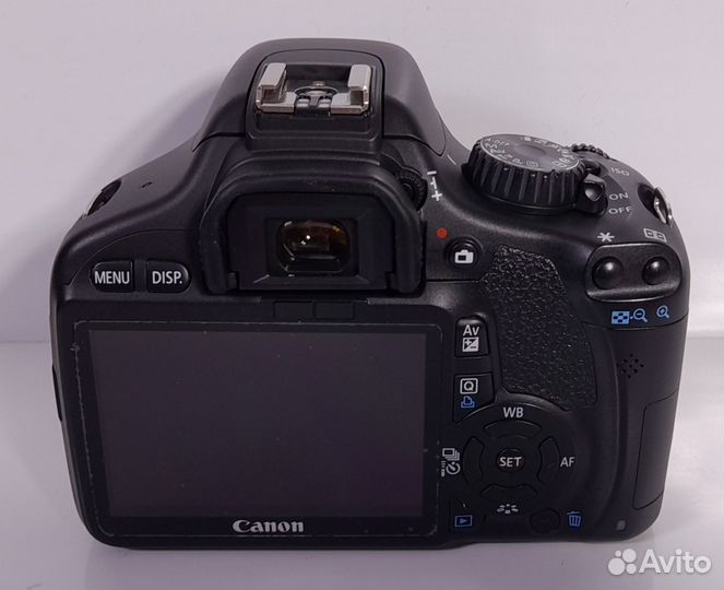 Canon EOS 550D EF-S 18-55mm f/3.5-5.6 III Kit