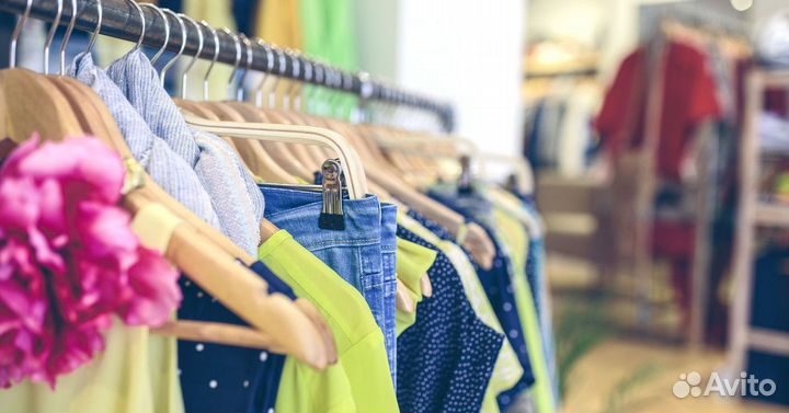 Одежда и новогодние украшения