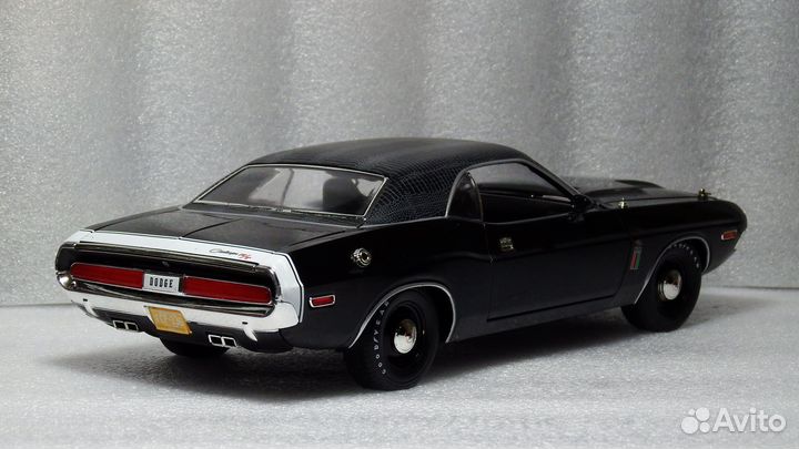 Модели 1:18 Dodge Challenger (1970 + 2020\2023)