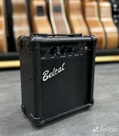 Электрогитара с комбоусилителем (новая)