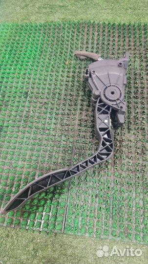 Педаль газа электронная Renault Duster 2015