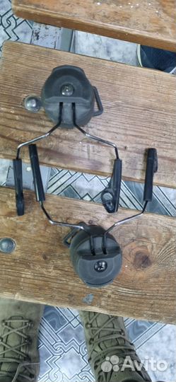 Крепление для активных наушников