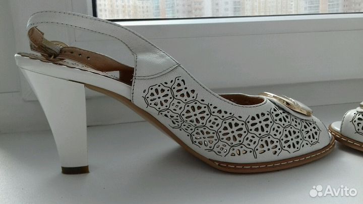 Кожаные босоножки Vero Cuoio 37