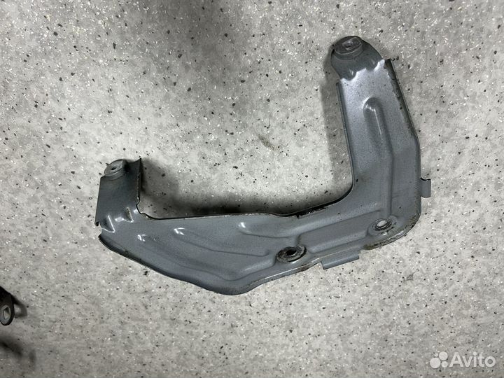 Кронштейн переднего правого крыла BMW X3 G01