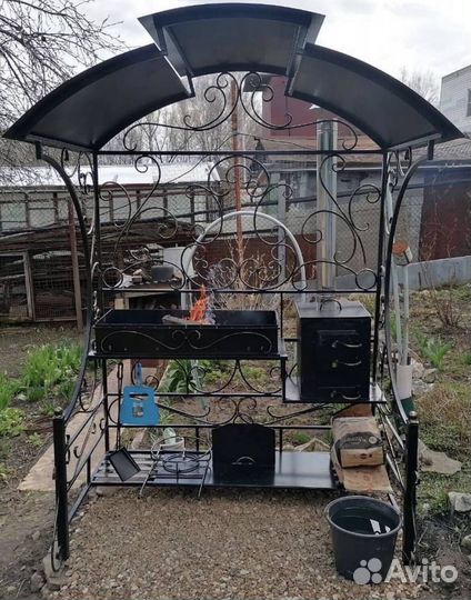 Беседка с мангалом