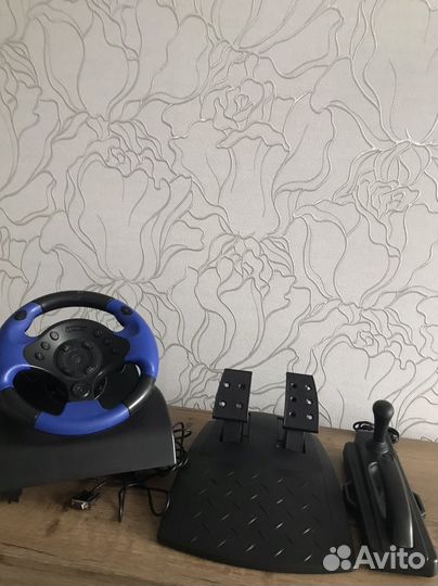 Игровой руль с педалями и коробкой передач