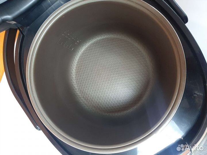 Мультиварка Redmond