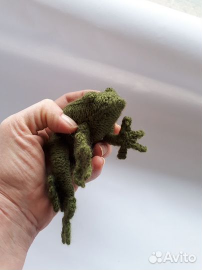 Вязаная лягушка