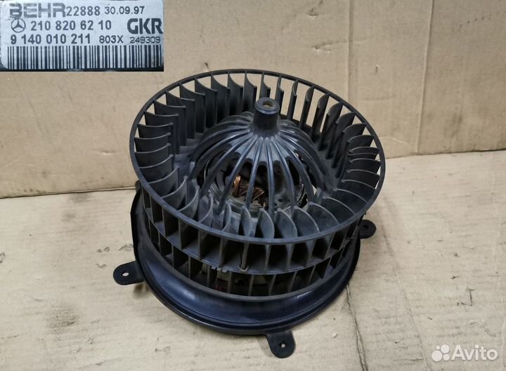 Моторчик отопителя на Mercedes W210