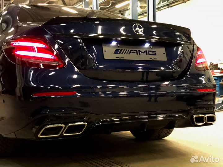 Задний диффузор Е63 W213 AMG