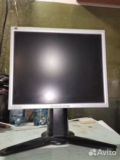 Монитор WiewSonic 17