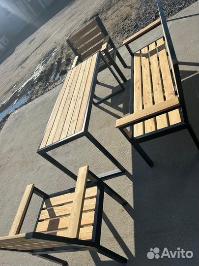 Комплект уличной мебели в наличии