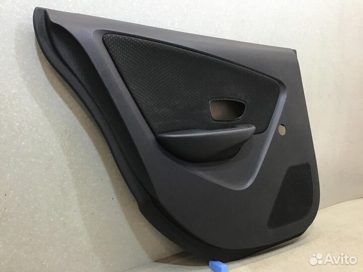 Обшивка двери задней левой Nissan Almera (G15) 201