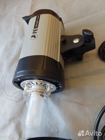 Вспышка Falcon Eyes Ultima II SL-300 BW студийная