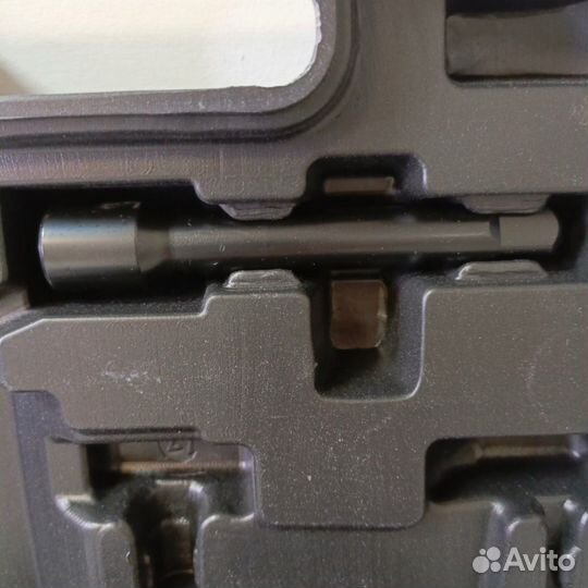 Гайковерт пневматический головками в кейсе