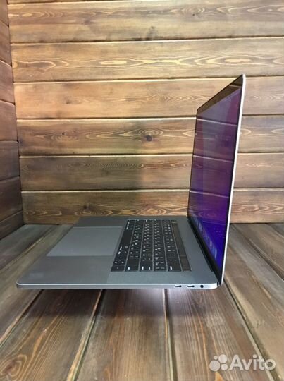 Apple MacBook Pro 15 retina 2016 1TB