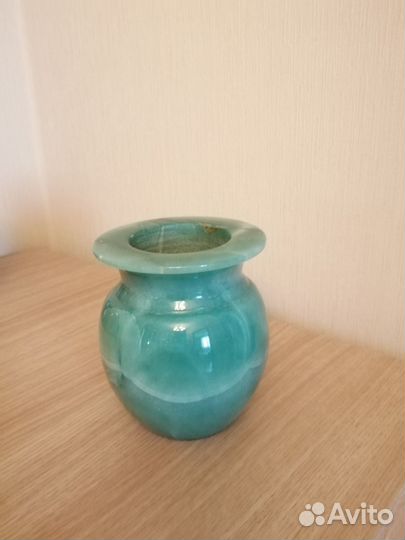 Ваза из оникса