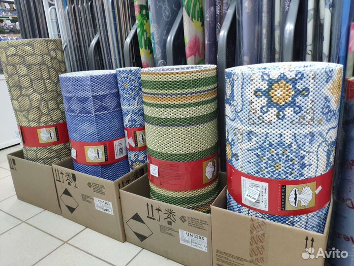 Рулонный коврики в ванну